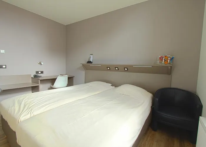 De Heidebloem Hotel Zoersel photo